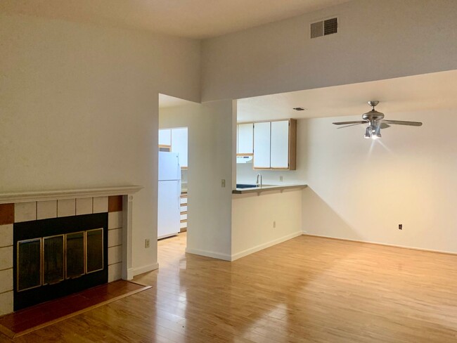 Building Photo - Half off 2nd months rent! 2 bedroom 2 bath...