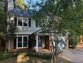 Building Photo - Spacious 3BR Home with Fenced Yard & Outdoor Living in Prime Location!