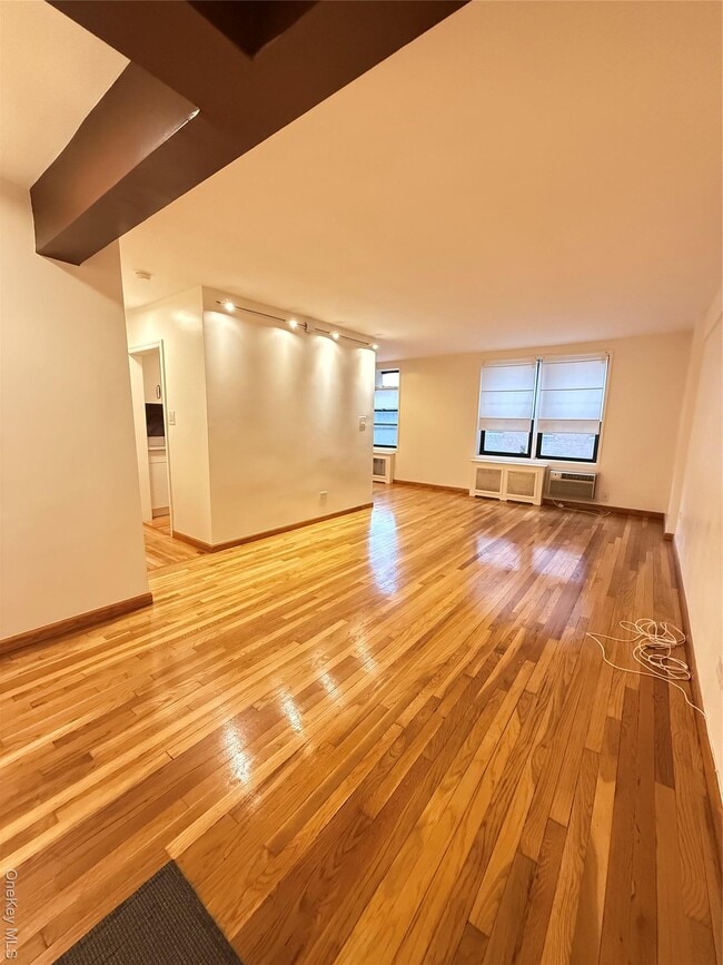 Building Photo - 137-05 Franklin Ave