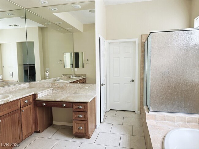 Building Photo - 33 Gladewater Dr