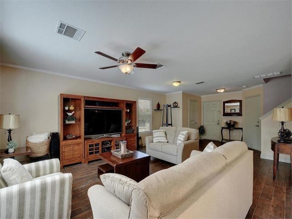 Building Photo - 8705 Davis Oaks Trail