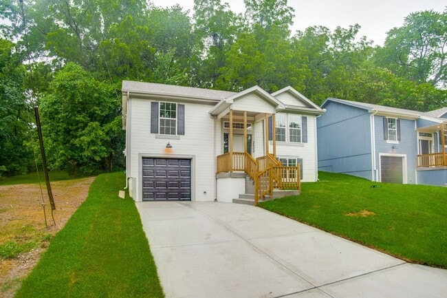 Building Photo - SEE IT NOW: Beautiful home in Avondale, MO!