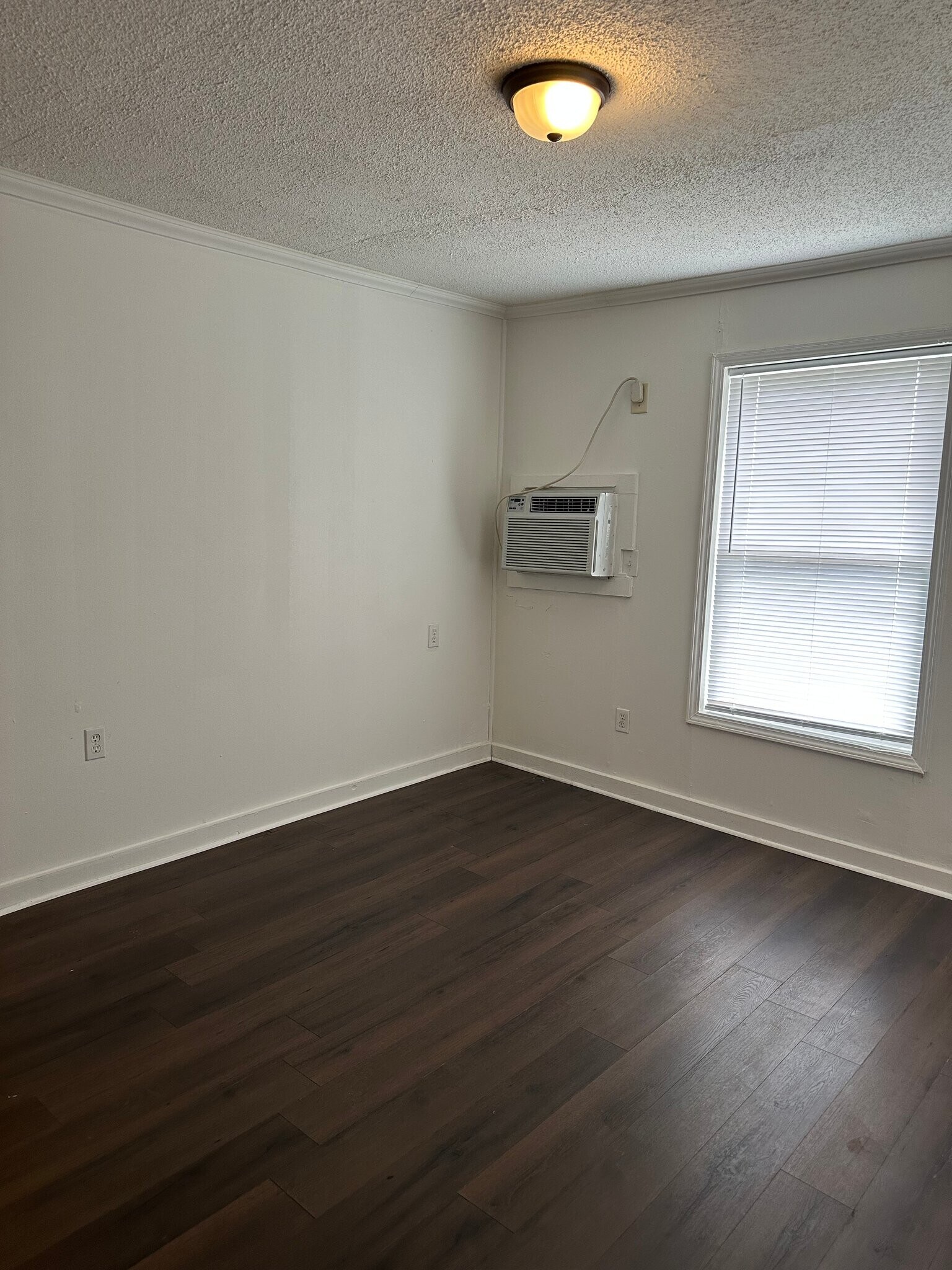 Building Photo - 4499 Hickory Nut Ridge Rd