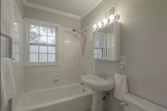 Building Photo - 5036 Mission Rd