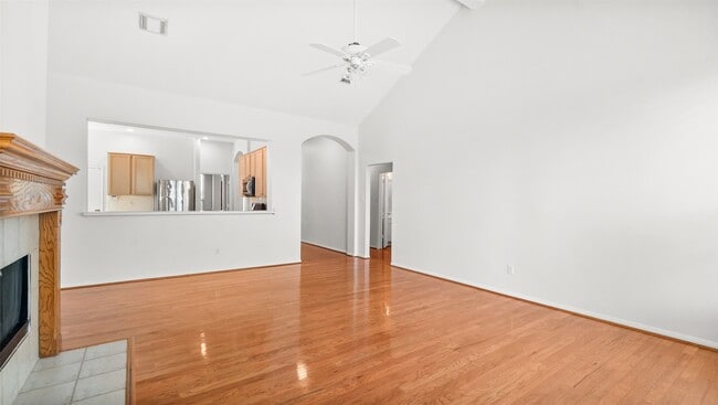 Building Photo - 20910 Deauville Dr