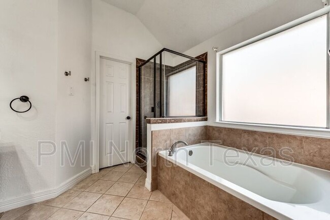 Building Photo - 3708 Bryson Dr