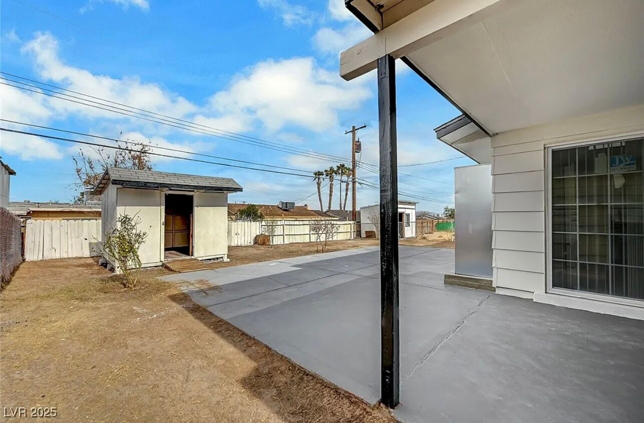 Building Photo - 6520 Evergreen Ave