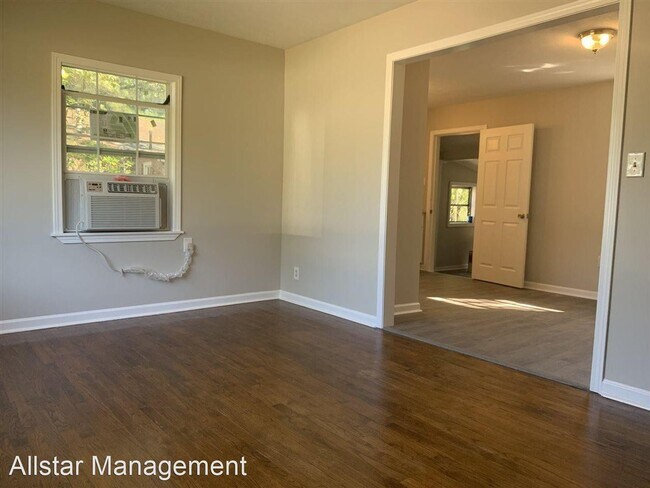 Building Photo - 2 br, 1 bath House - 201 Bates Circle