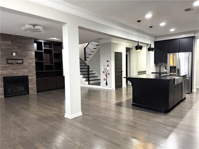 Building Photo - 920 Grove Valley Dr