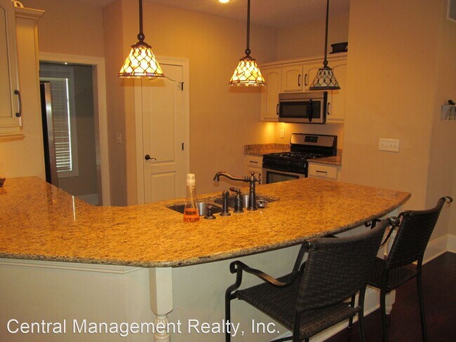 Building Photo - 4 br, 4.5 bath House - 1729 Burdette St.