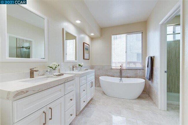 Building Photo - WONDERFUL SINGLE STORY DISCOVERY BAY CUL DE SAC LOCATION! COMPLETELY REMODELED HOME!!