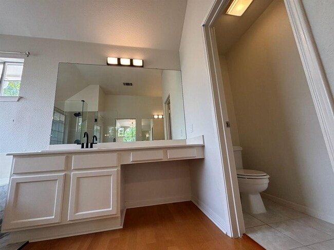 Building Photo - 7730 Lakewood Dr