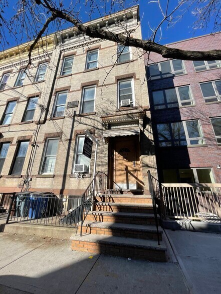 Building Photo - 1813 Linden St