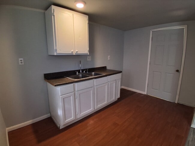 Building Photo - 212 Edwards-