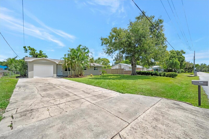 Building Photo - 3816 1st Ave W