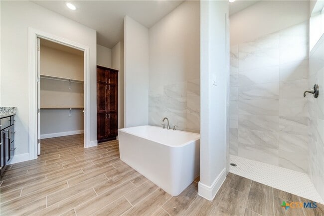 Building Photo - 238 Peter Kleid Lp