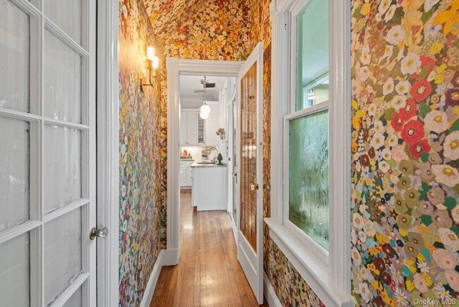 Building Photo - 56 Scudder Ave