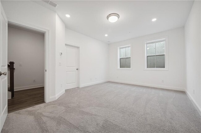 Building Photo - 124 Downing Dr