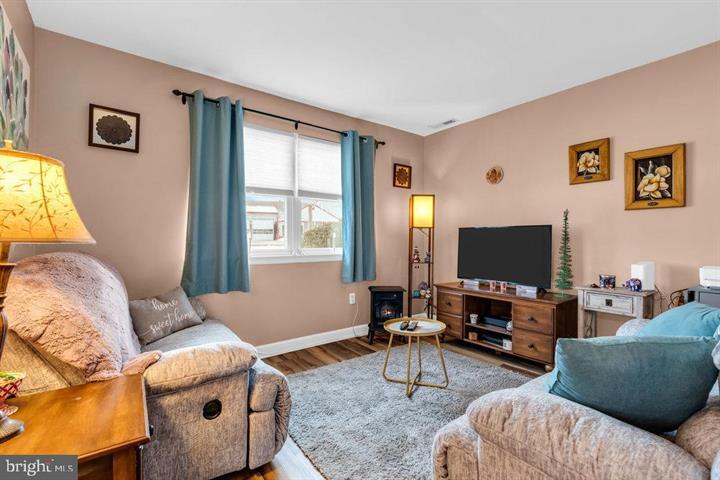 Building Photo - 27 Florence Tollgate Pl