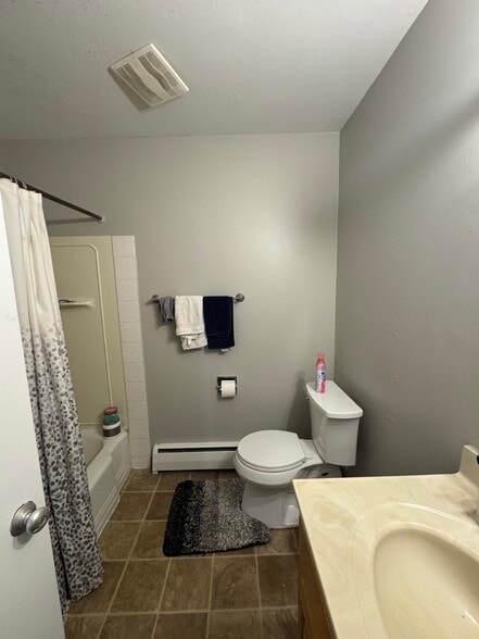 Bathroom - 707 W Main St