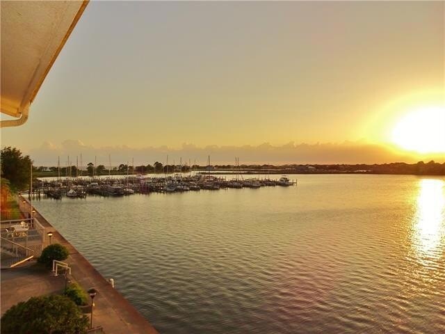 Building Photo - 1580 Harbor Dr