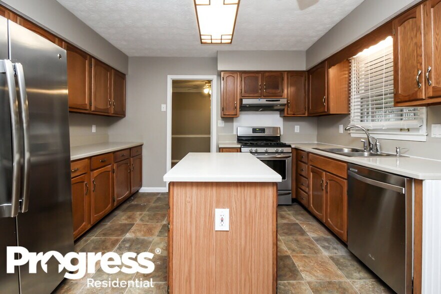 Building Photo - 505 Planceer Pl