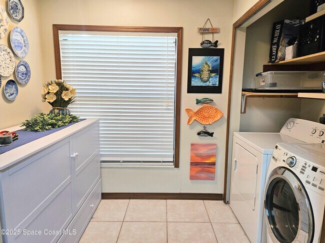 Building Photo - 402 Sailfish Ave