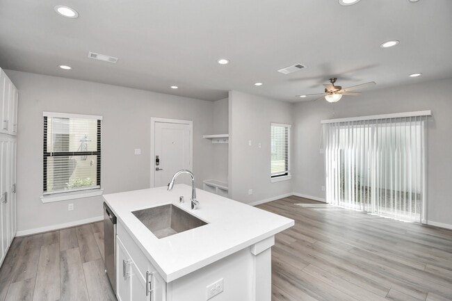 Building Photo - 23823 Cumberland Ridge Dr