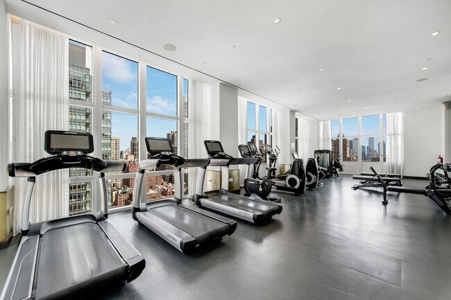 Building Photo - 305 E 51st St