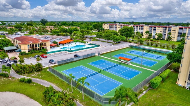 Building Photo - 3661 Via Poinciana