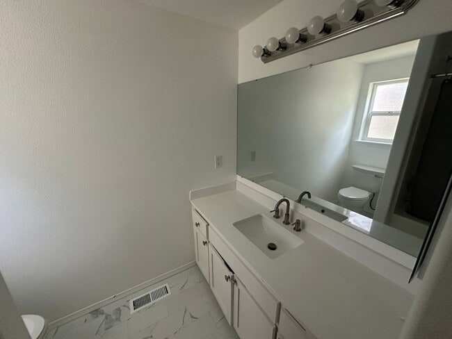 Building Photo - 18226 Big Fir Ct SE