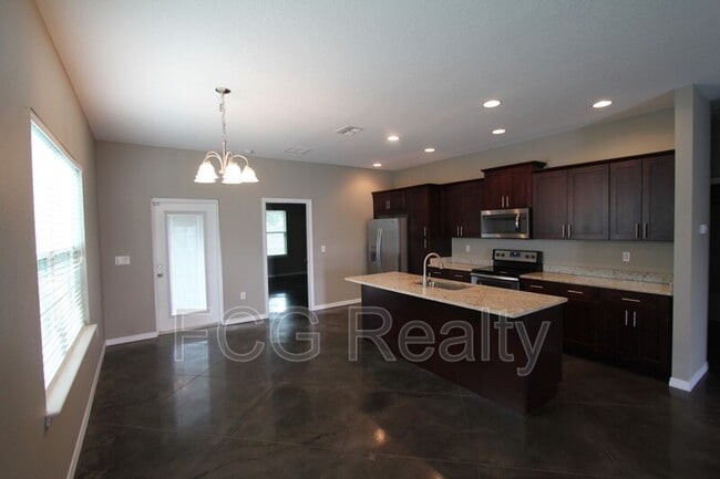 Building Photo - 2857 Whispering Trails Dr