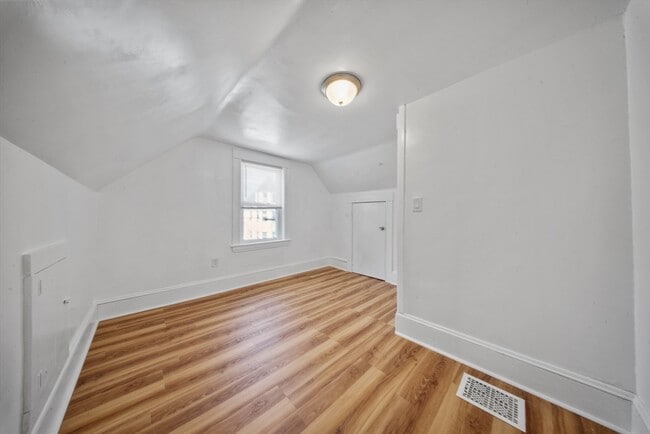 Building Photo - 198 Fayette St