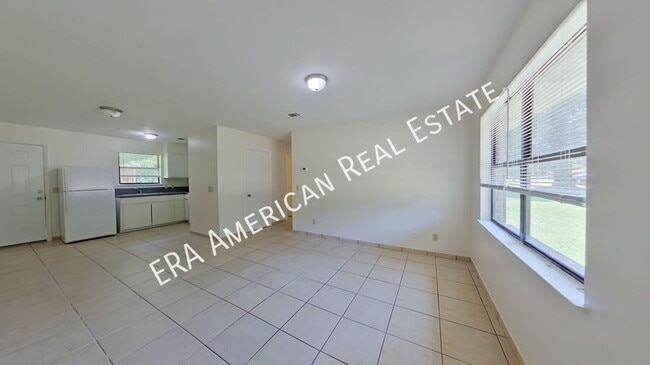 Building Photo - 160 Twin Trees Dr