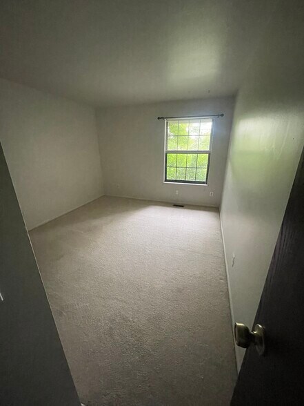 1st floor bedroom - 2675 S Xanadu Way