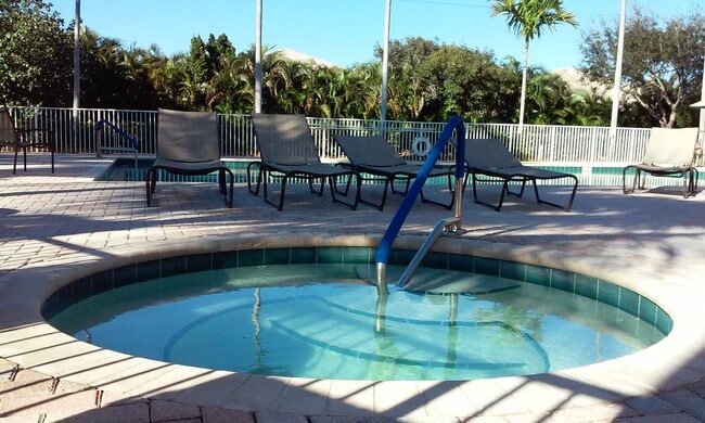 Building Photo - 350 E Coral Trace Cir