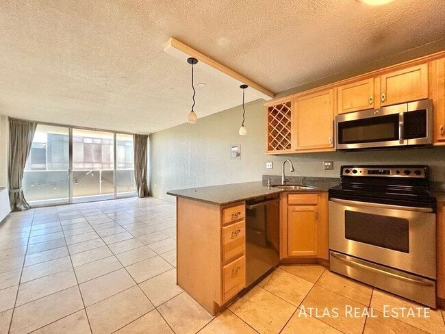 Building Photo - 909 Logan St