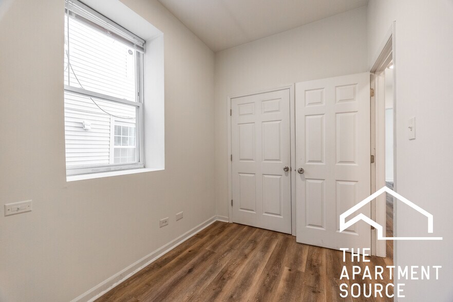 Building Photo - 2112 N Campbell Ave