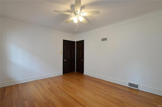 Building Photo - 7572-74 York