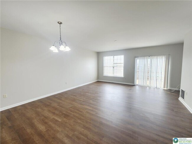 Building Photo - 7510 Pioneer Dr