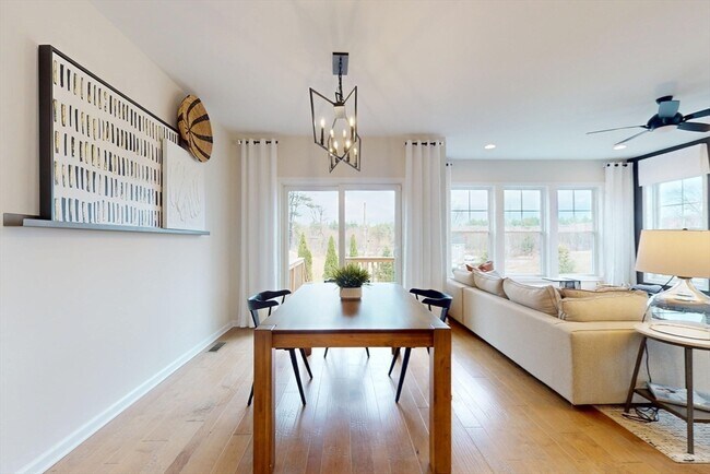 Building Photo - 129 Cold Brk Dr