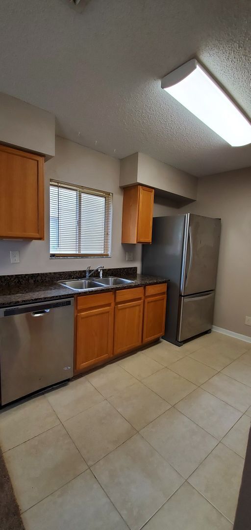 Building Photo - 12938 Fennway Ridge Dr