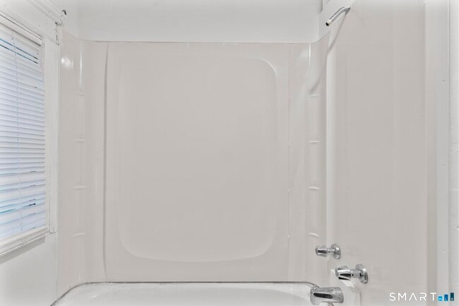 Building Photo - 77 Wall St