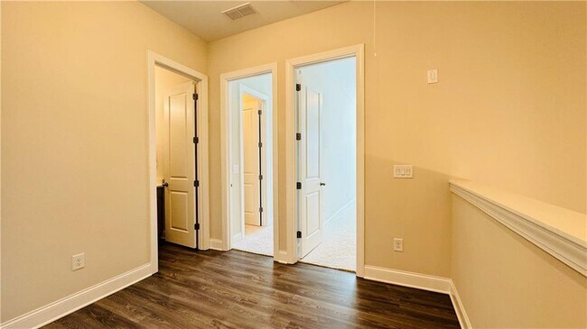 Building Photo - 205 Prairie Ln