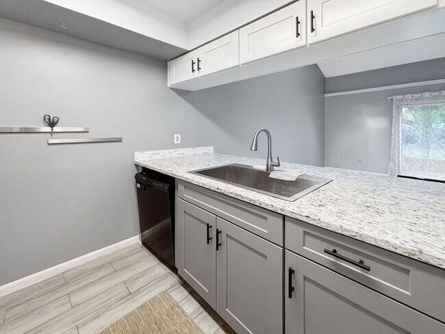 Building Photo - 12216 Fox Hound Ln