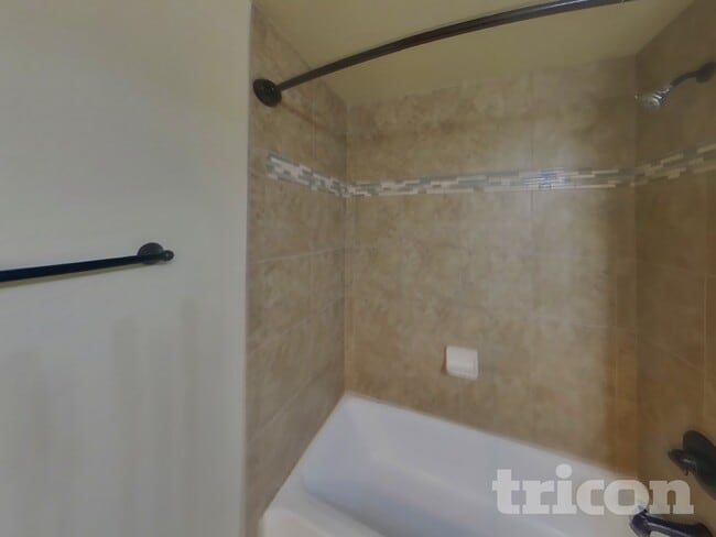 Building Photo - 7847 Dutch Loop