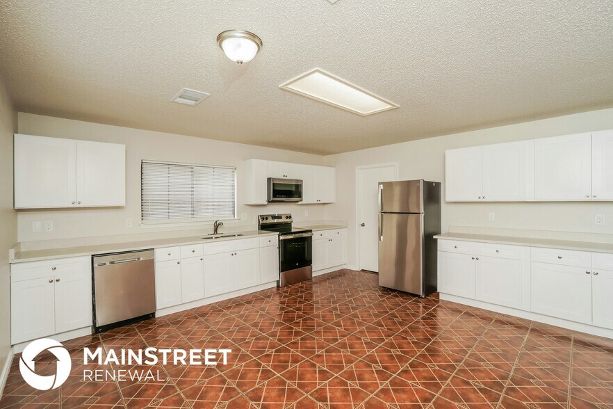 Building Photo - 326 Benetton Dr
