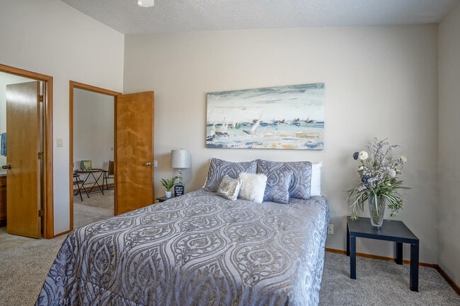 Building Photo - 5609 Wingate Ave NW