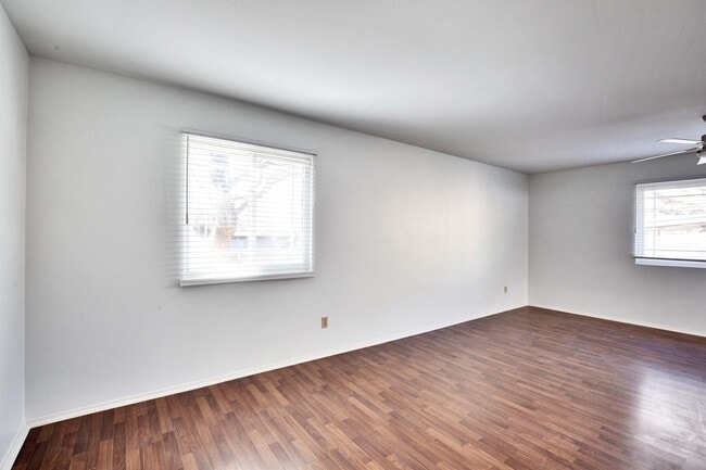 Building Photo - 8002 Croftwood Dr