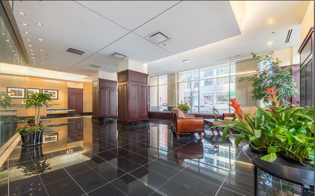 lobby - 1250 S Michigan Ave